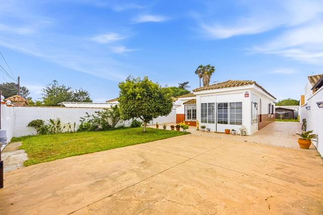 Casa-chalet en Venta en Calle AVEFRIA en Los Gallos