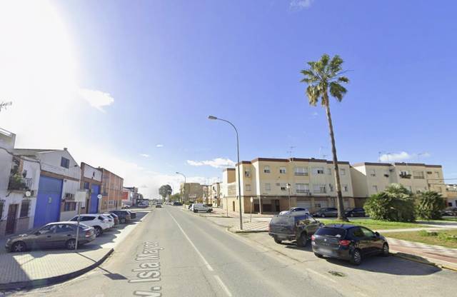Piso en Venta en Calle INFANTA CRISTINA en La Puebla del Río