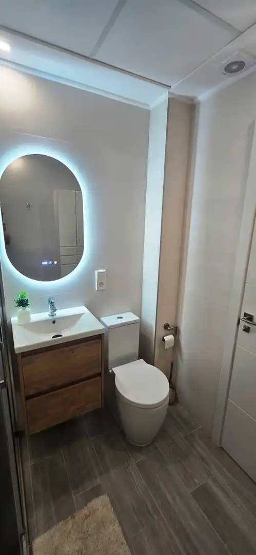 Baño de Piso en venta en Alicante / Alacant con Aire acondicionado, Calefacción y Terraza