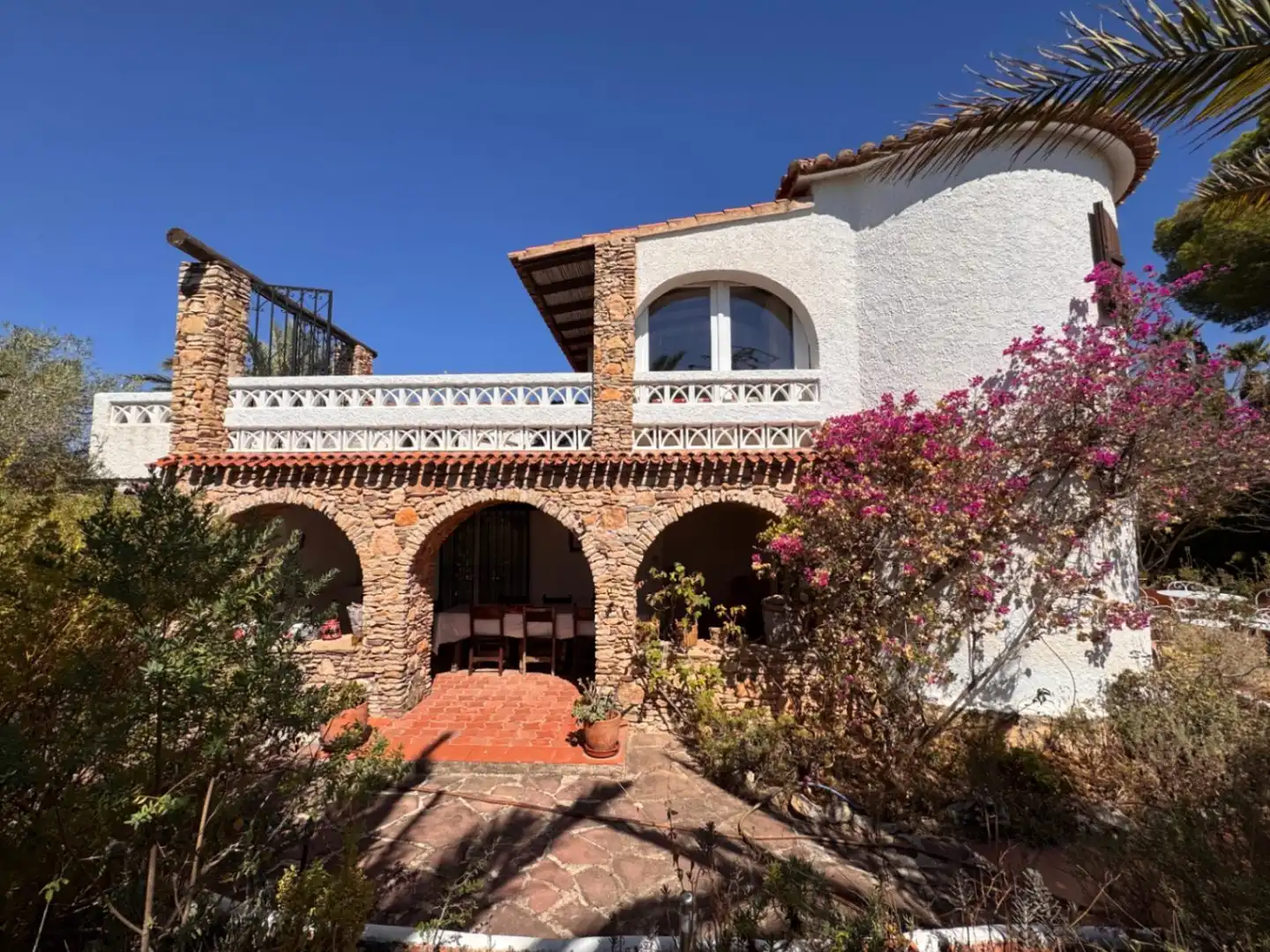 Detached house with pool for sale in Cala Advocat - Baladrar