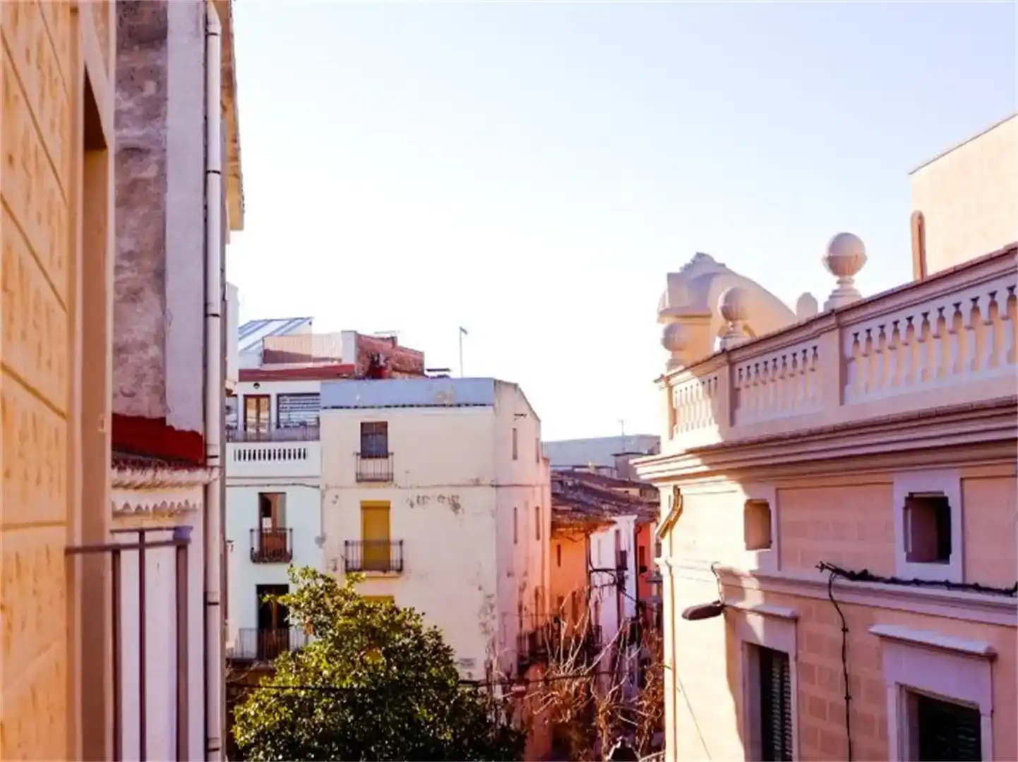 Vista exterior de Casa adosada en venda en L'Arboç amb Traster i Balcó