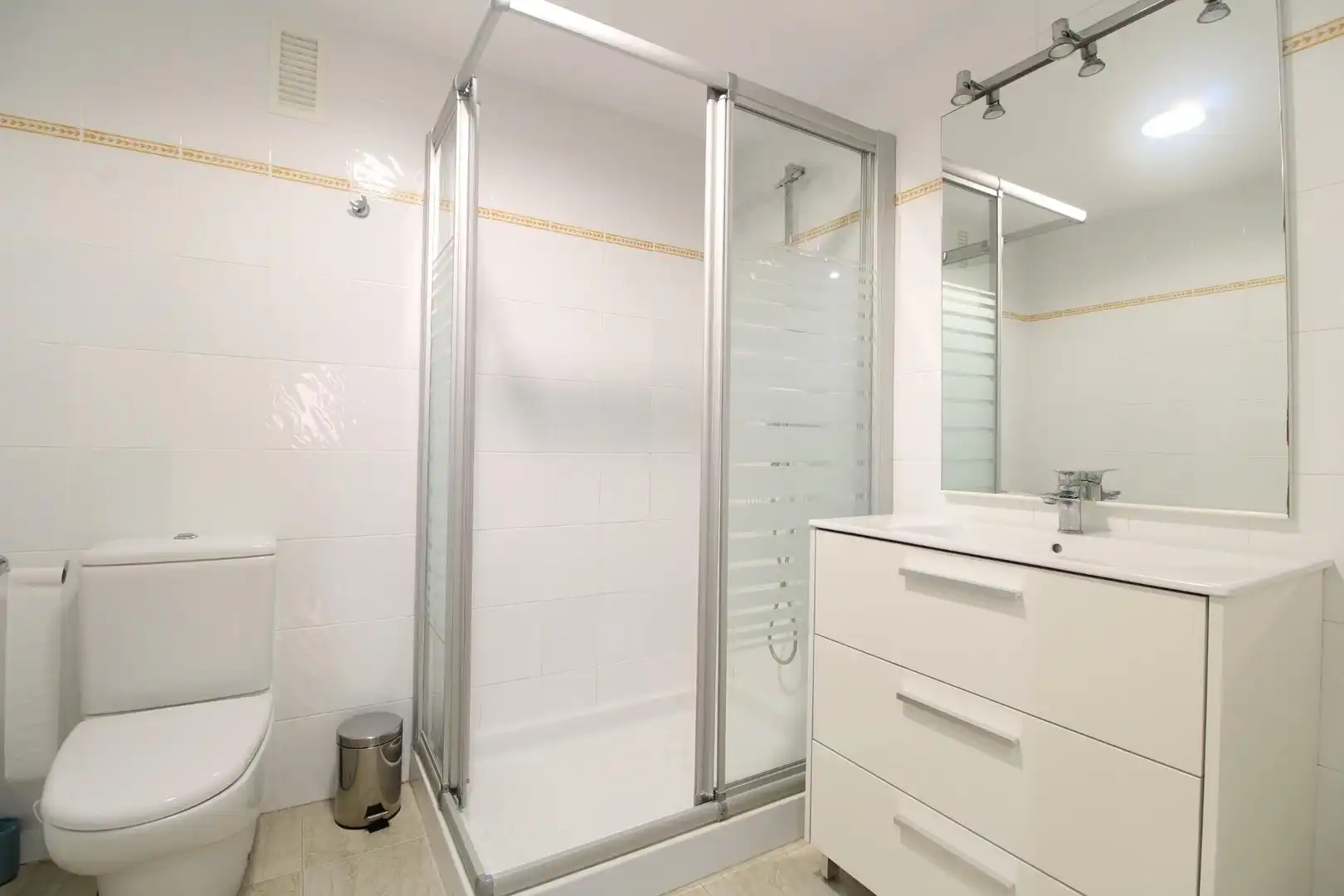 Baño de Apartamento en venta en Cullera con Calefacción, Jardín privado y Terraza