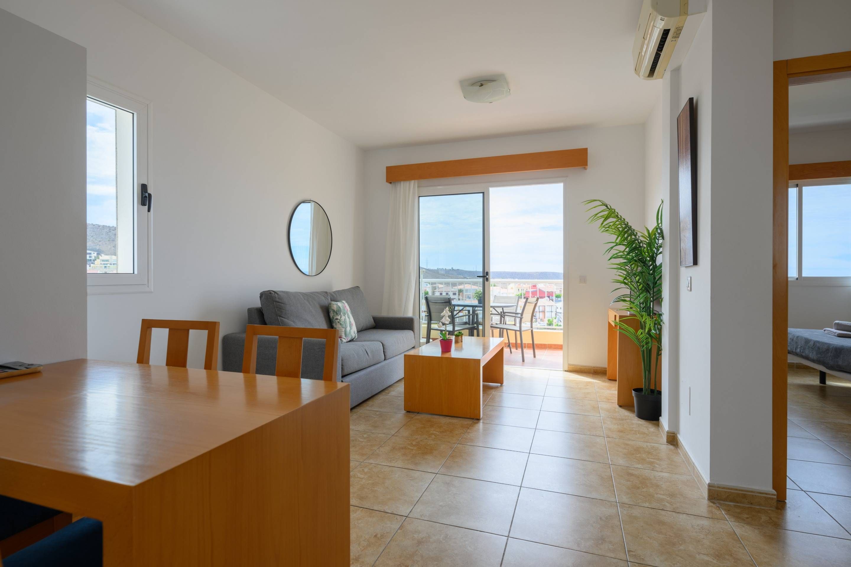 Sala d'estar de Apartament en venda en Mogán amb Aire condicionat, Calefacció i Terrassa
