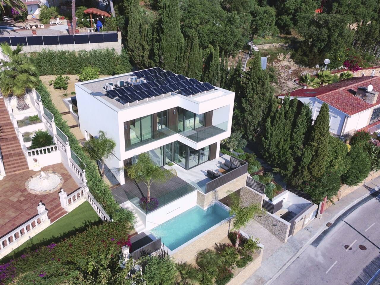 Vista exterior de Casa o xalet en venda en Lloret de Mar amb Aire condicionat, Calefacció i Jardí privat