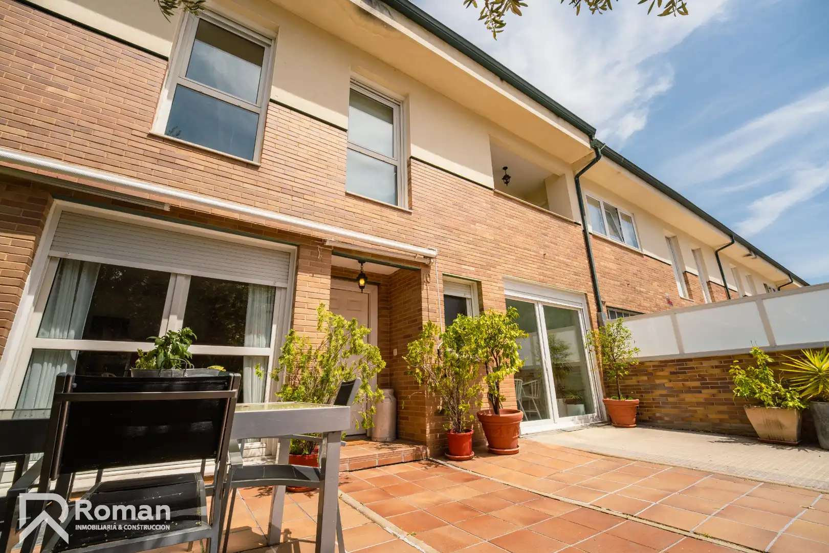 Vista exterior de Casa adosada en venta en Ezcabarte con Calefacción, Parquet y Terraza
