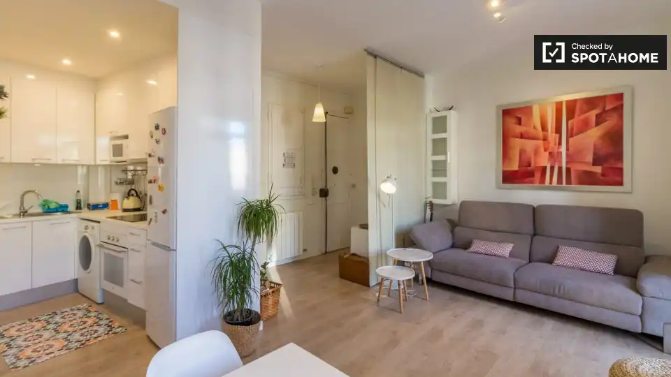 Flat for rent in Sants-Badal