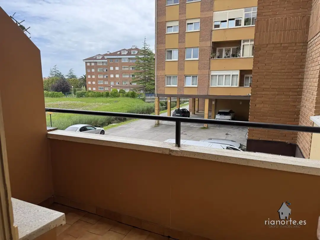 Terraza de Piso en venta en Ribadesella con Calefacción