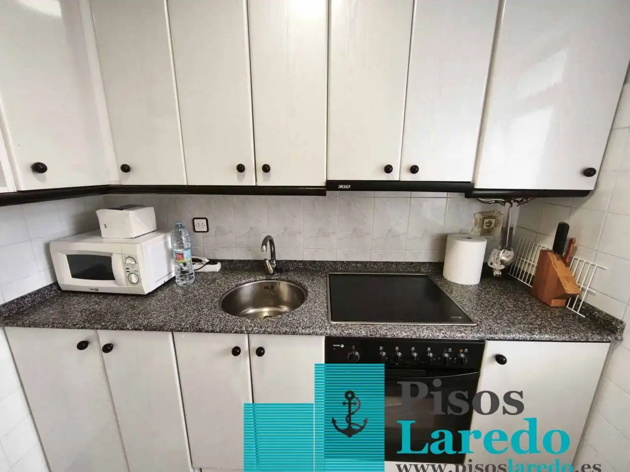 Cocina de Piso en venta en Laredo con Calefacción, Parquet y Terraza