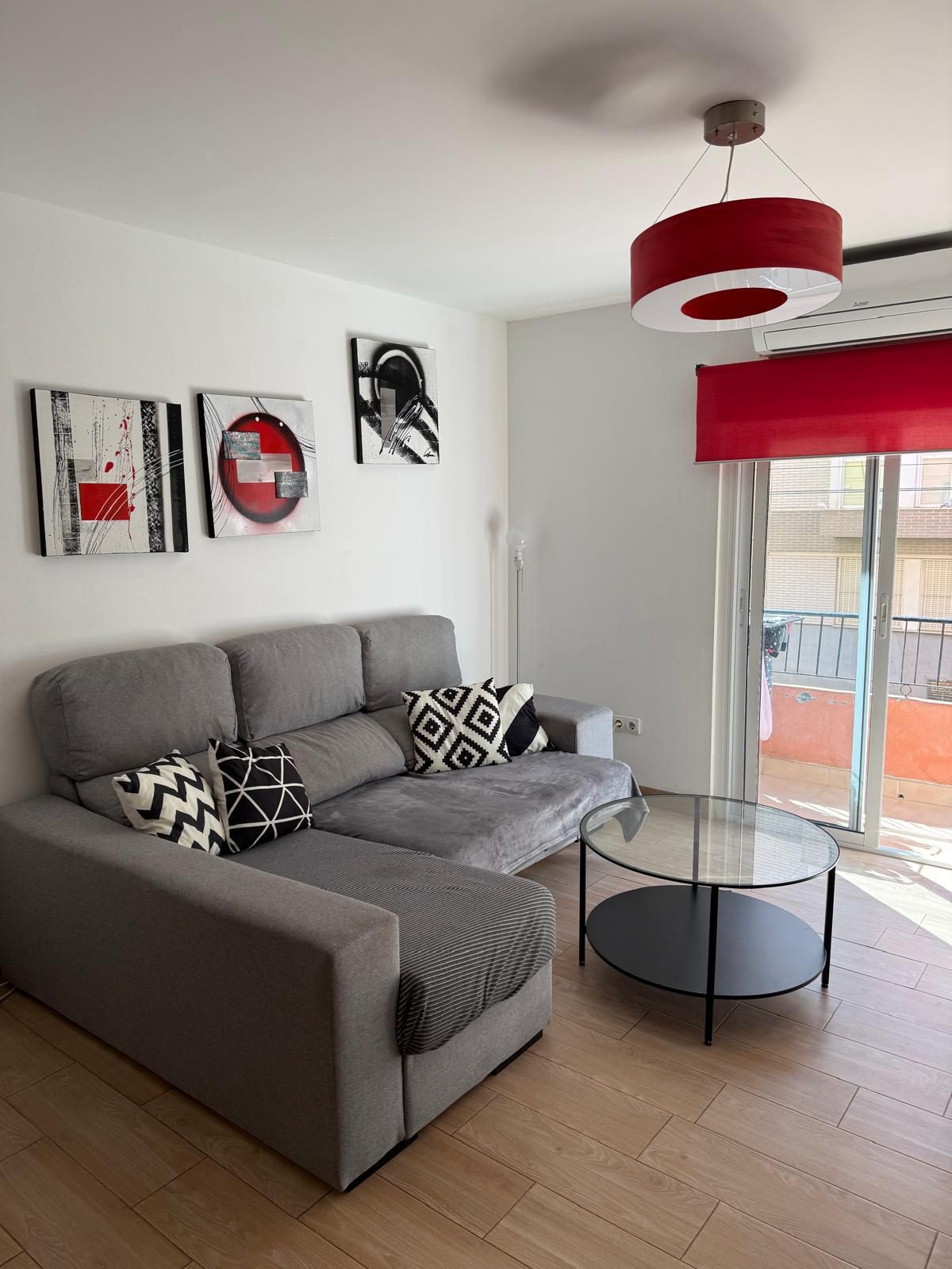 Sala de estar de Piso de alquiler en  Valencia Capital con Aire acondicionado, Calefacción y Amueblado