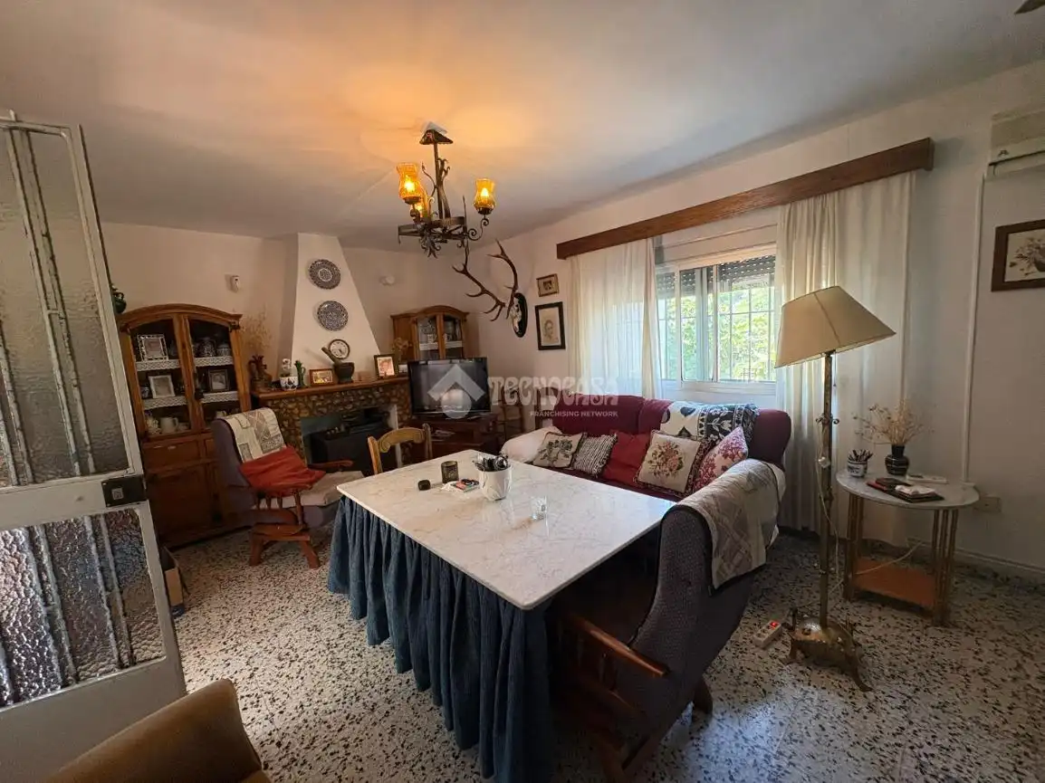 Sala d'estar de Casa o xalet en venda en Fuensanta de Martos amb Aire condicionat, Calefacció i Balcó