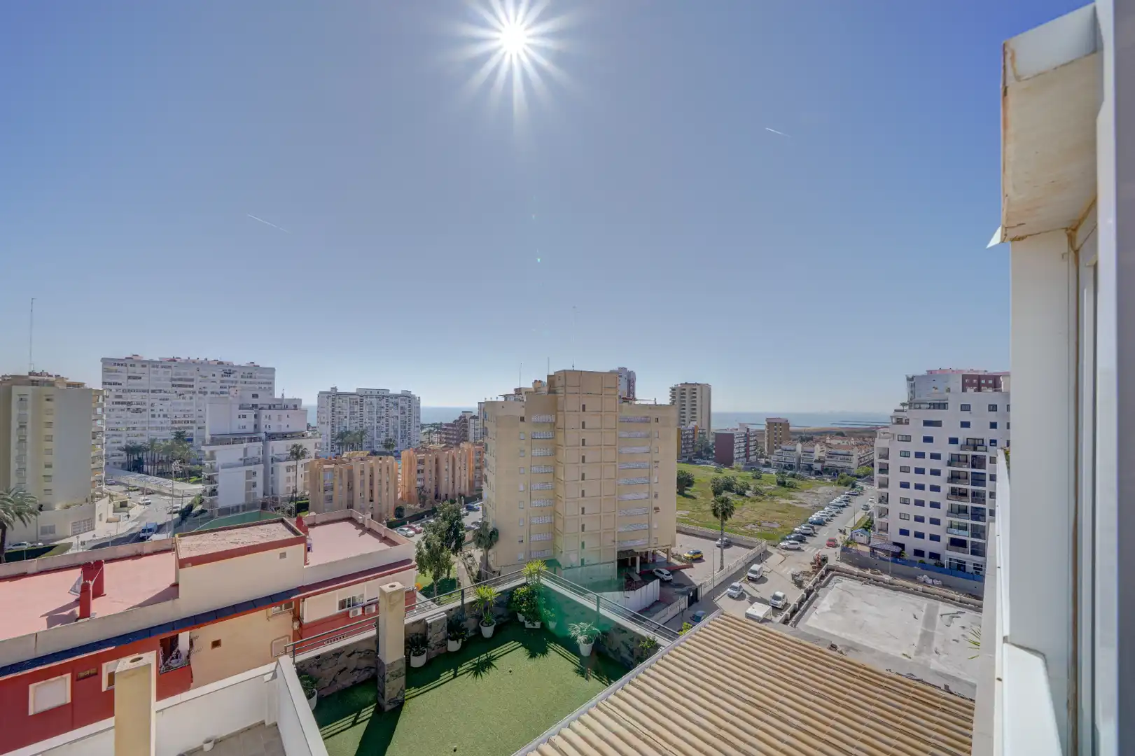 Schlafzimmer von Dachboden zum Verkauf in La Pobla de Farnals mit Klimaanlage, Heizung und Terrasse