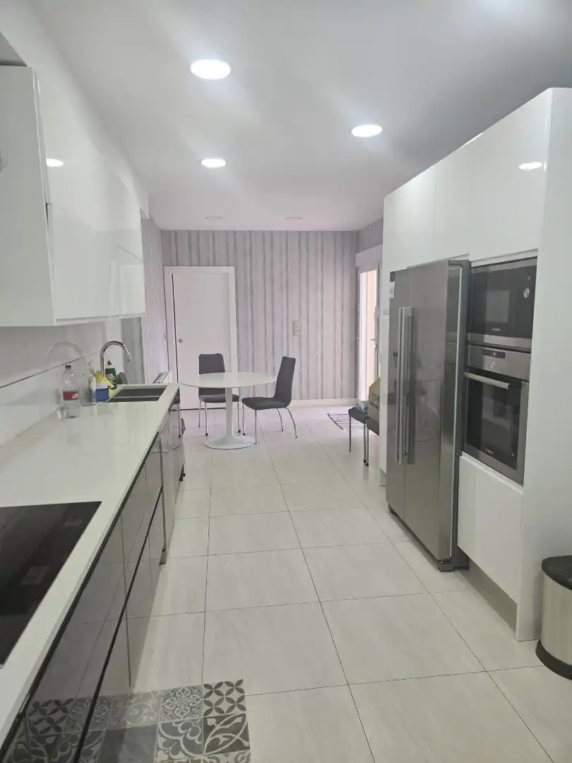 Küche von Wohnung zum Verkauf in Fuente Álamo de Murcia mit Klimaanlage, Heizung und Privatgarten