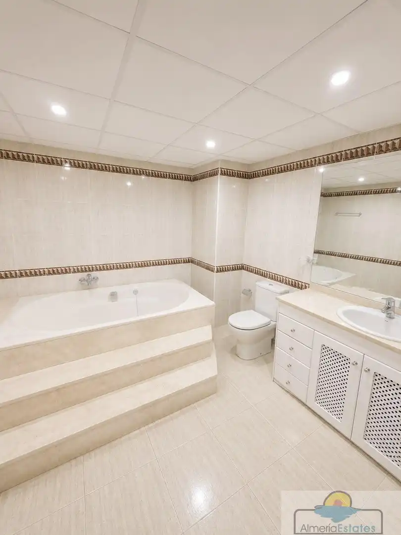 Piso con ascensor en venta en Albox