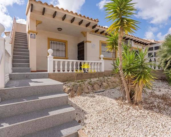 Casa-chalet en Alquiler en Villamartín - Las Filipinas