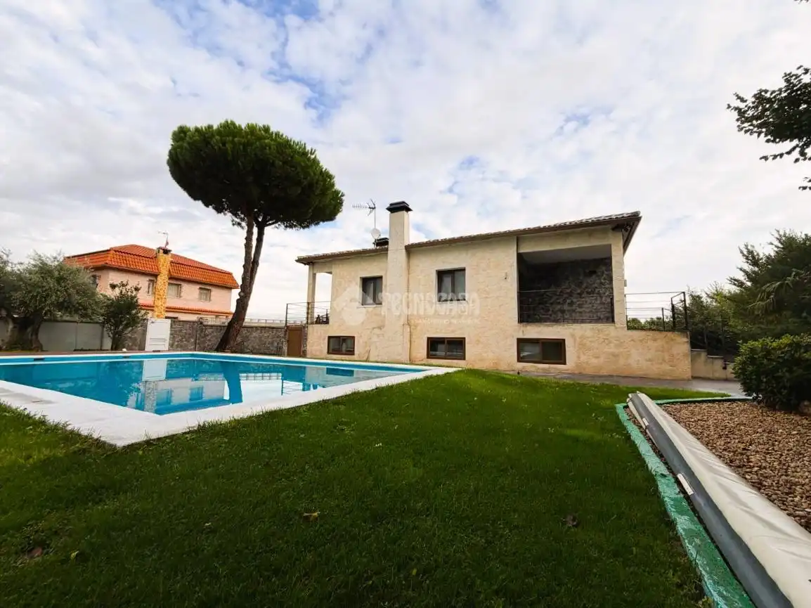 Casa amb piscina en venda a Camarma de Esteruelas, imagen 4