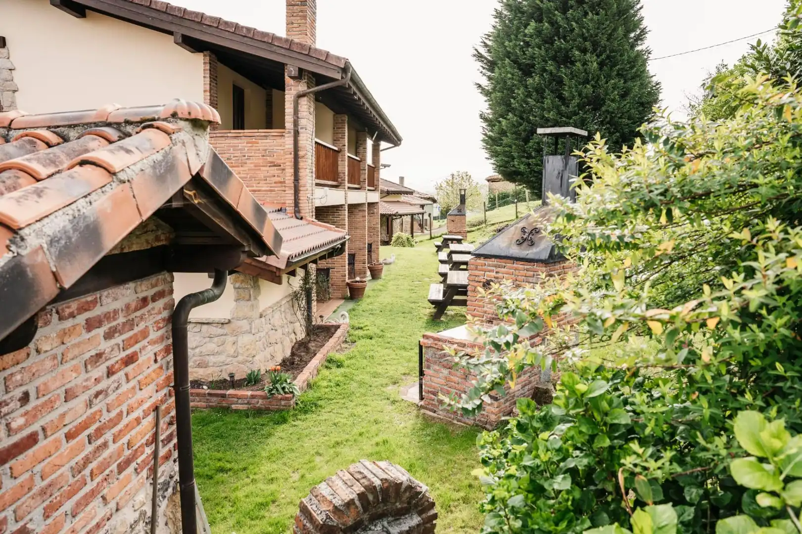 Buildings for sale in Lugar Parres, Parres