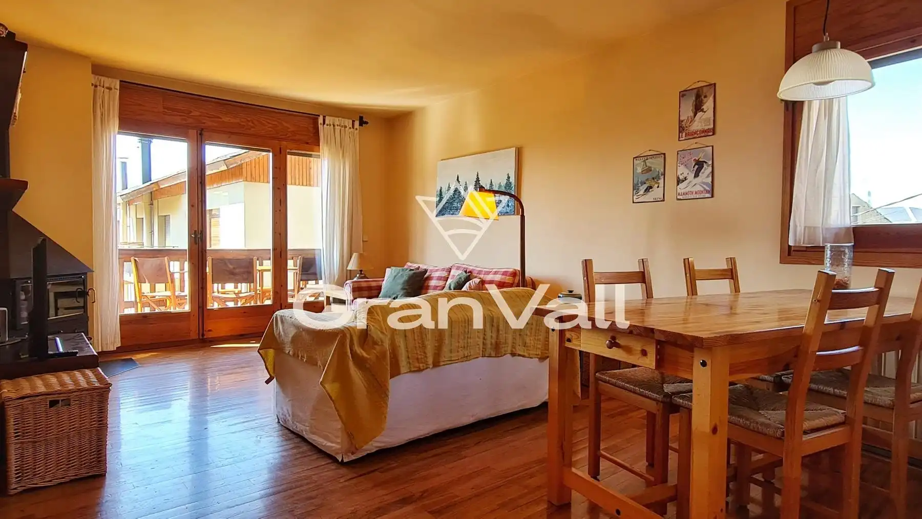 Sala d'estar de Apartament en venda en Alp amb Calefacció, Jardí privat i Parquet