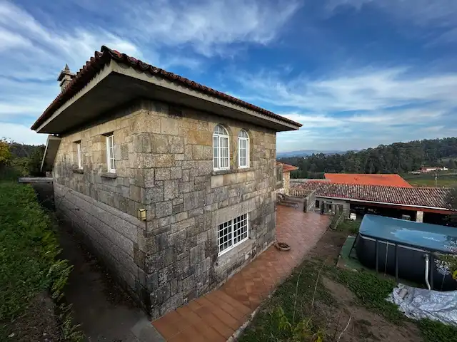 Exterior view of Houses for sale in Vilanova de Arousa  with Heating, Private garden and Parquet flooring