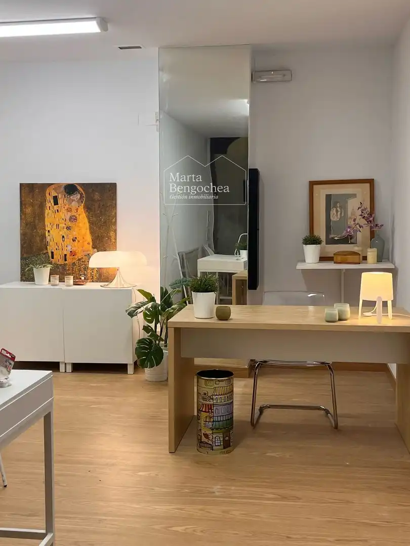 Office for rent in San Prudencio, Ensanche