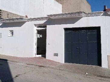 Local comercial en Alquiler en Calle Alcalde Juan Galán, 7 en Trebujena