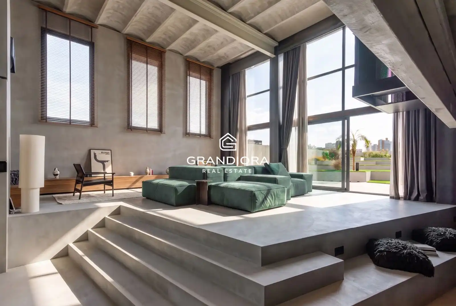 Living room of Flat for rent in Barcelona  with Air Conditioner, Terrace and Furnished