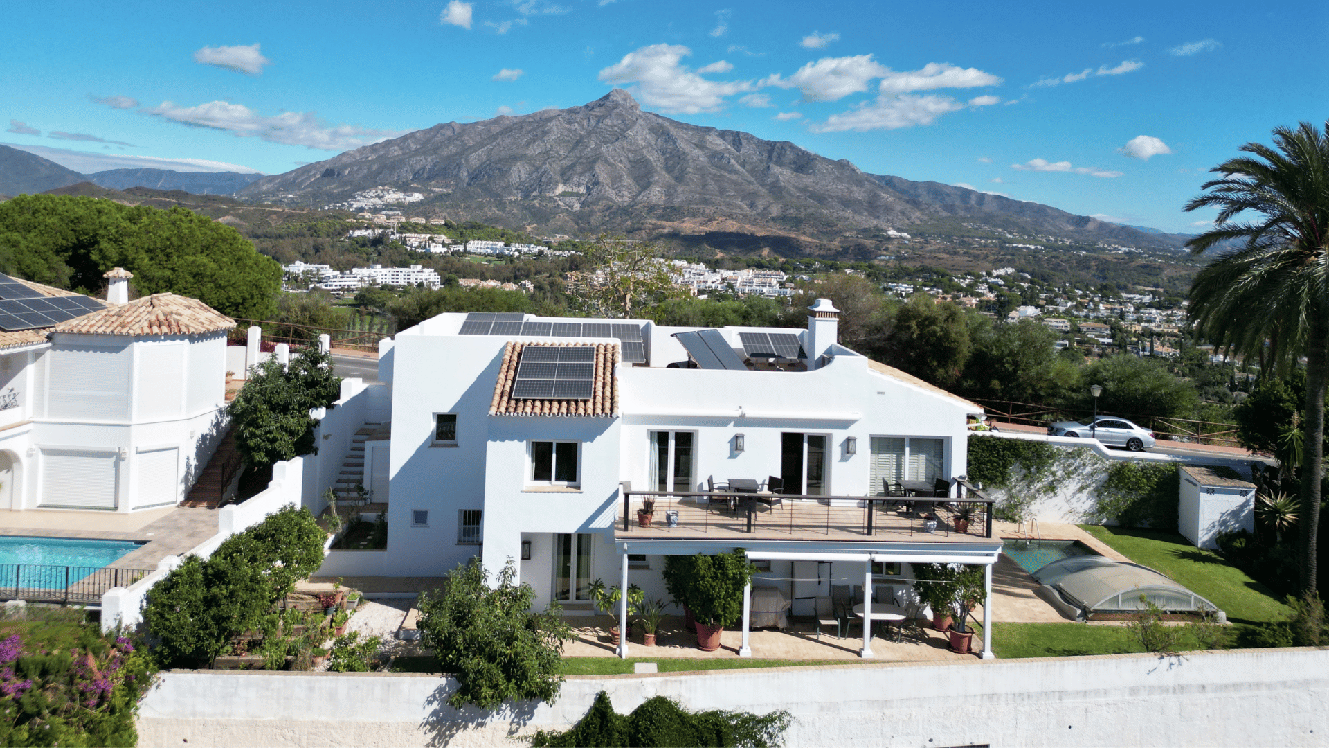 Exterior view of House or chalet for sale in Marbella  with Air Conditioner, Private garden and Terrace