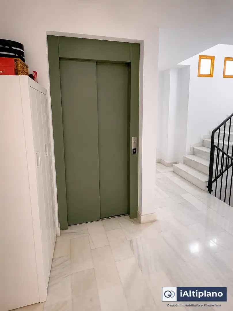 Wohnung zum Verkauf in Baza mit Heizung, Möbliert und Ofen