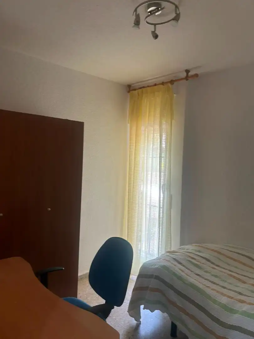 Habitación de Piso en venta en Jaén con Amueblado y Balcón