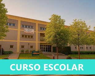 Vista exterior de Pis de lloguer en Torrelavega  amb Calefacció, Moblat i Forn