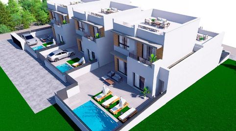 Villa de 3 dormitorios y 3 baños con piscina y jardín en Benijofar