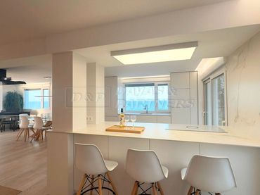 Villa con balcone in vendita a Alfredo Nobel 32