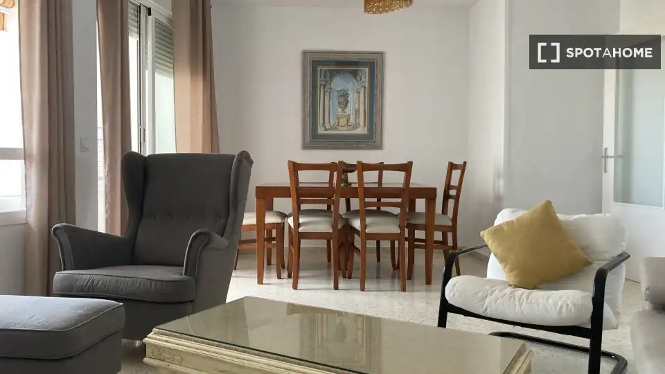 Menjador de Apartament per a compartir en Almuñécar amb Aire condicionat, Calefacció i Terrassa