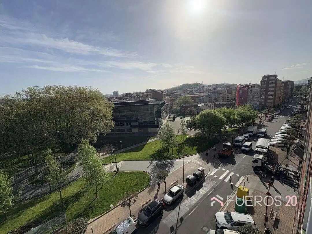 Piso con ascensor en venta en Bagatza - San Vicente, imagen 27