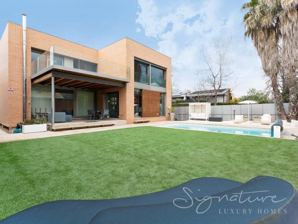 Garden of House or chalet for sale in Sant Cugat del Vallès  with Air Conditioner, Heating and Private garden