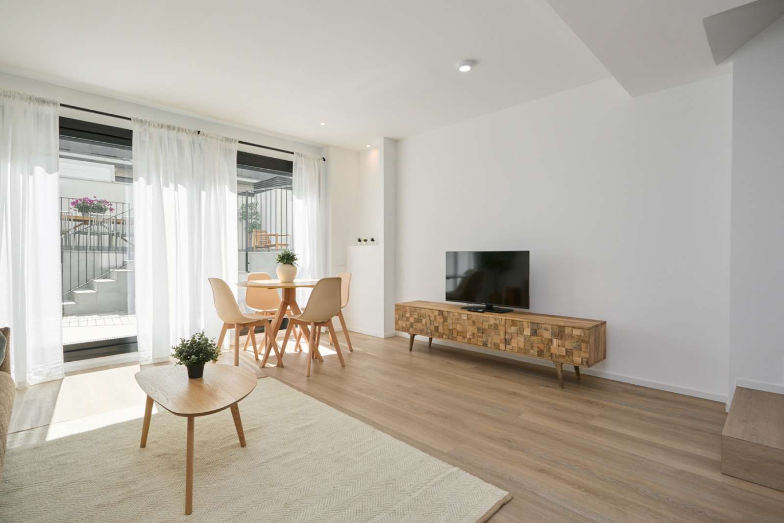 Sala d'estar de Apartament per a compartir en L'Hospitalet de Llobregat amb Aire condicionat i Terrassa