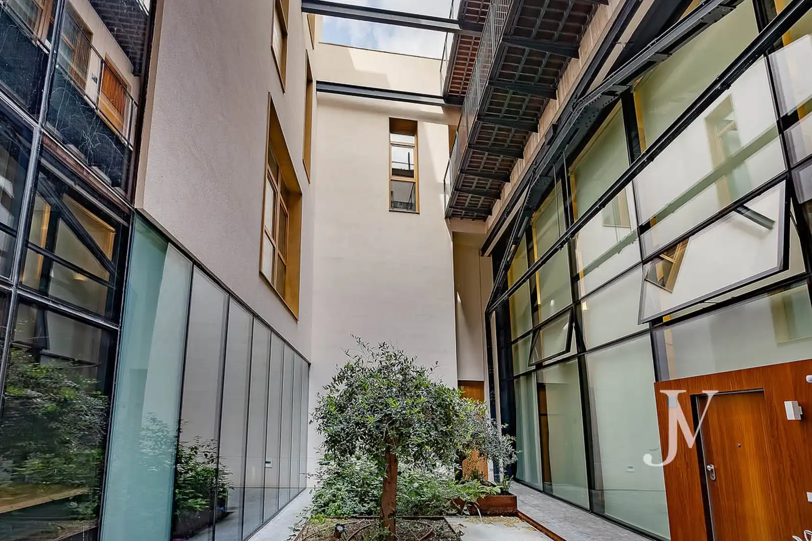 Vista exterior de Ático en venta en Madrid con Aire acondicionado, Calefacción y Jardín privado