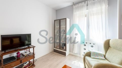 Foto 3 de Piso de alquiler en Fernando Vela, Milán - Pumarín, Oviedo