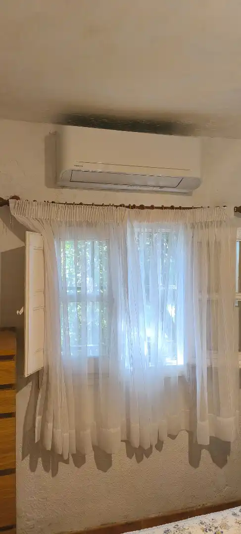 Dormitori de Casa o xalet en venda en Cadrete amb Aire condicionat, Jardí privat i Terrassa