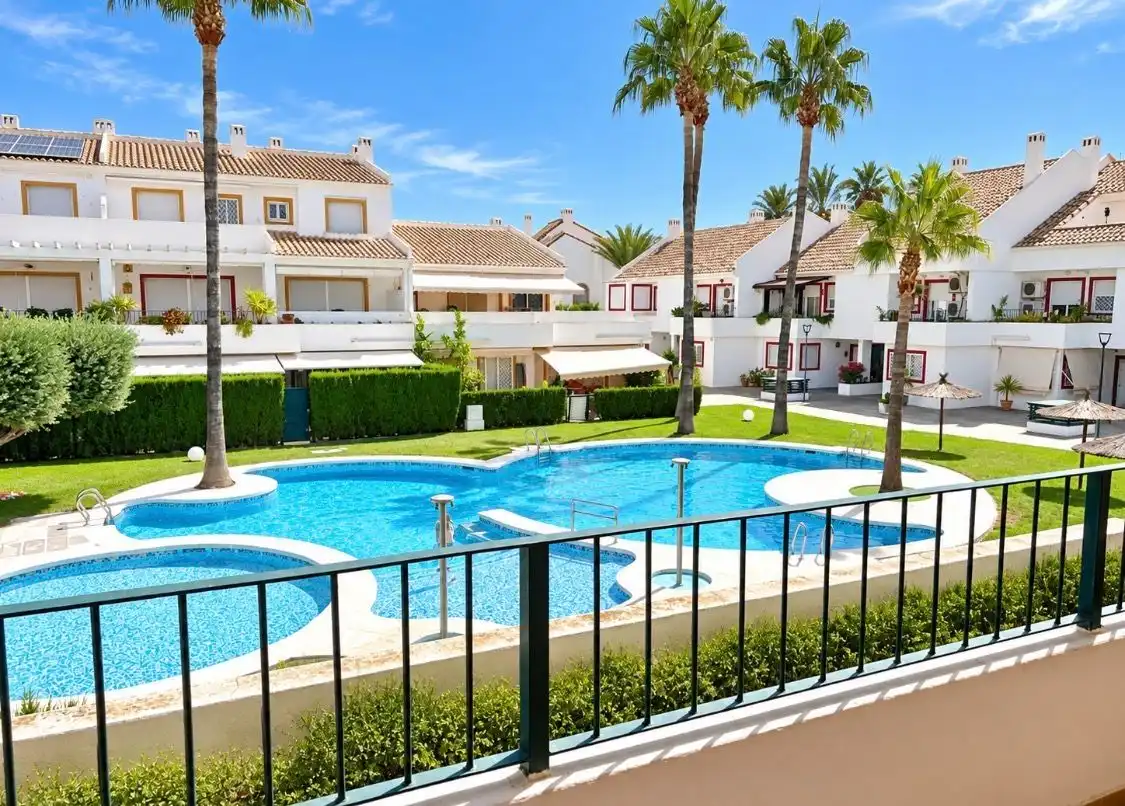 Duplex with pool for sale in Conrado Albaladejo, imagen 4