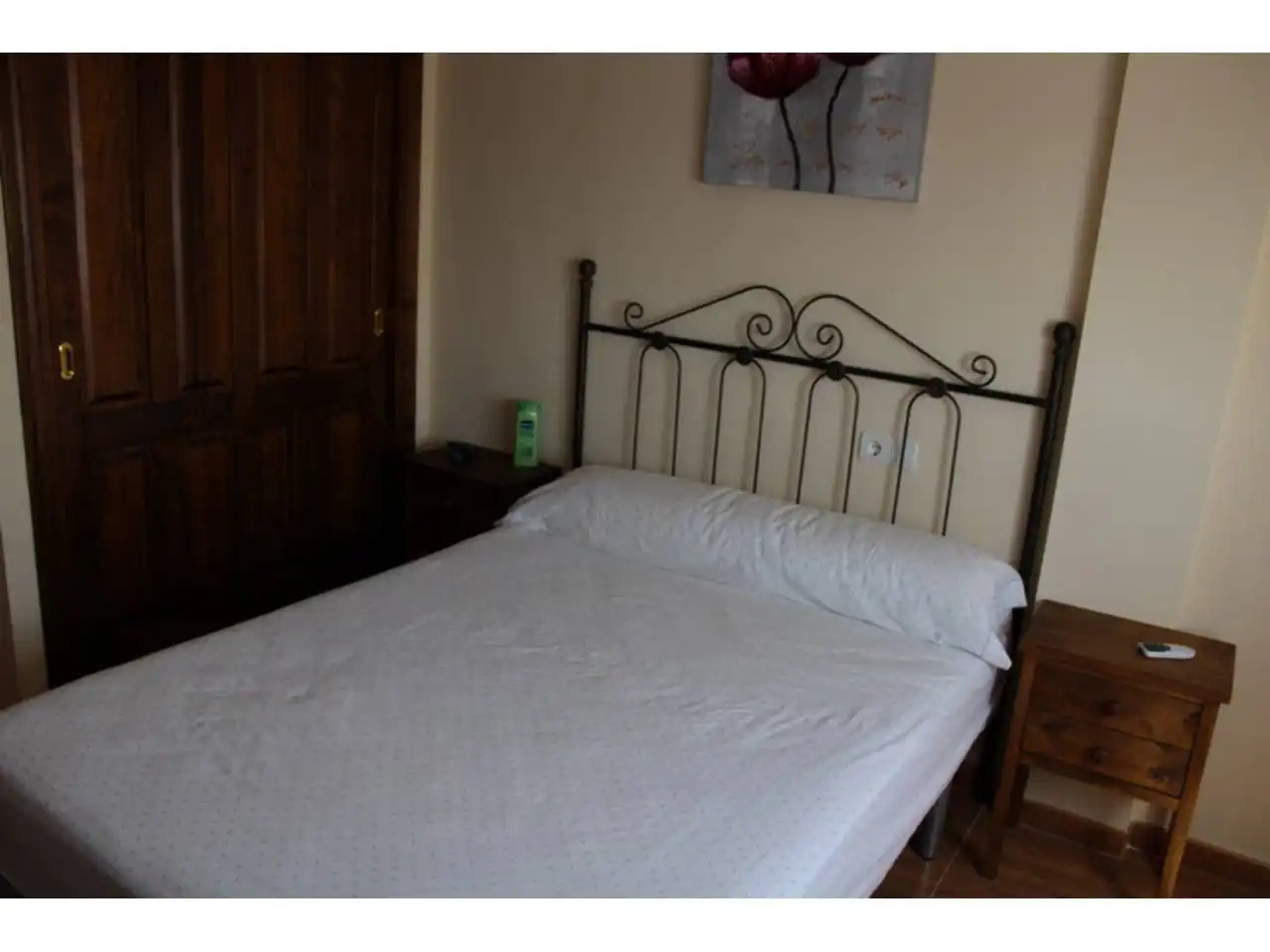 Habitación de Finca rústica de alquiler en Jete con Terraza, Piscina y Amueblado