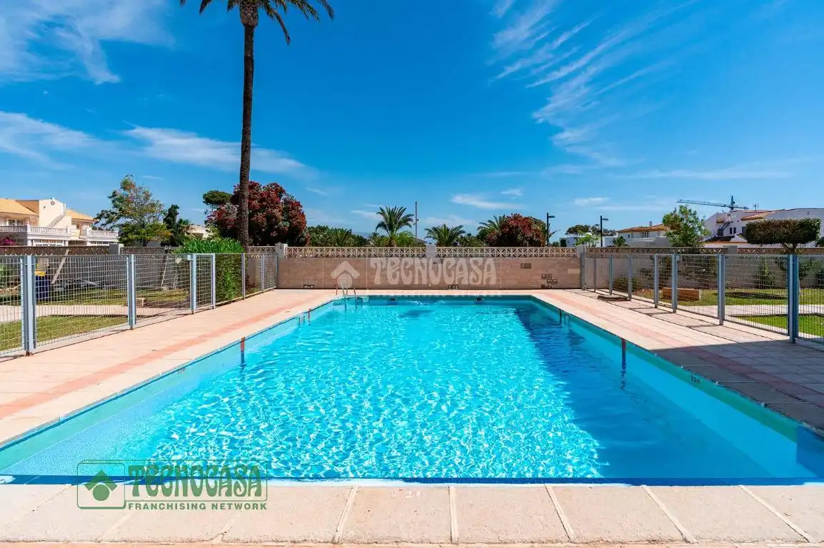 Swimming pool of Flat for sale in Roquetas de Mar  with Terrace, Furnished and Alarm