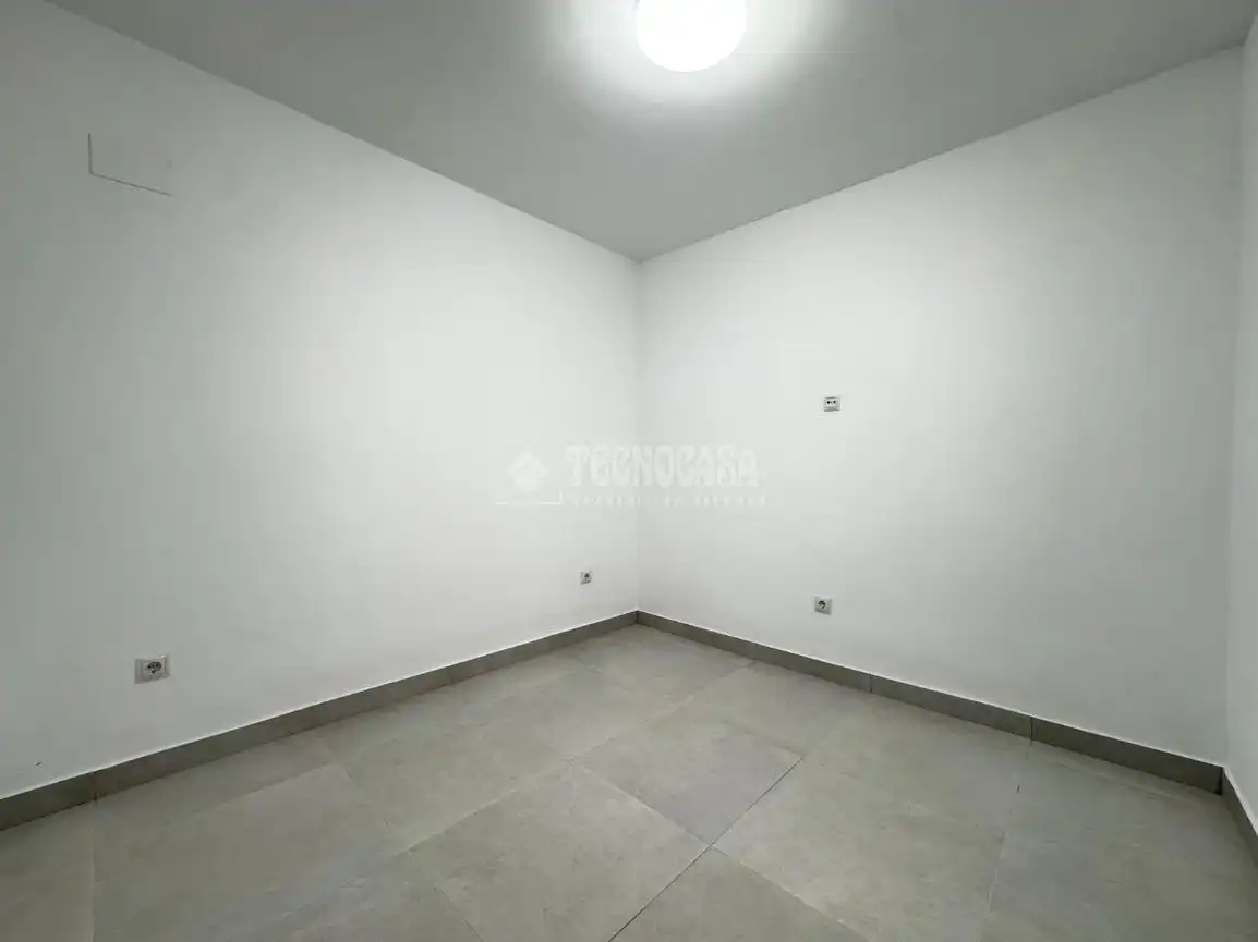 Flat for sale in Madrid  with Air Conditioner and Heating