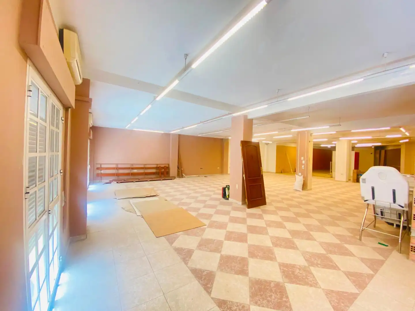Commercial properties for rent in Antequera