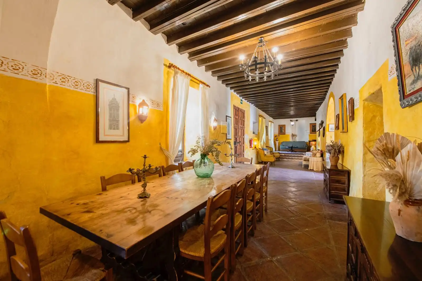 Comedor de Finca rústica en venta en Málaga con Jardín privado, Horno y TV