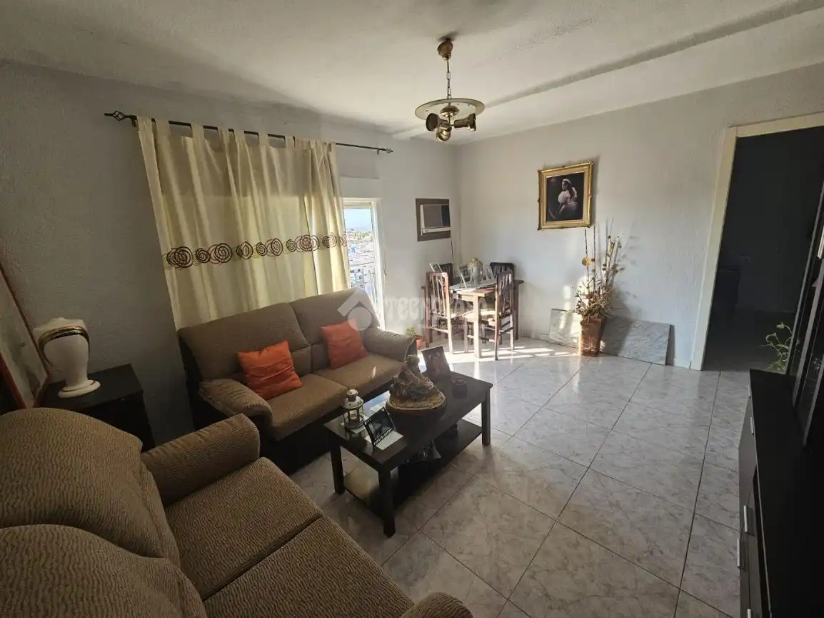 Sala d'estar de Casa adosada en venda en San Juan de Aznalfarache
