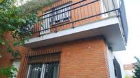 Vista exterior de Casa adosada en venda en Soto del Real amb Balcó