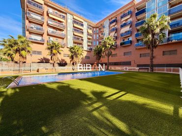 Pis amb piscina en venda a llorenç de Vilallonga