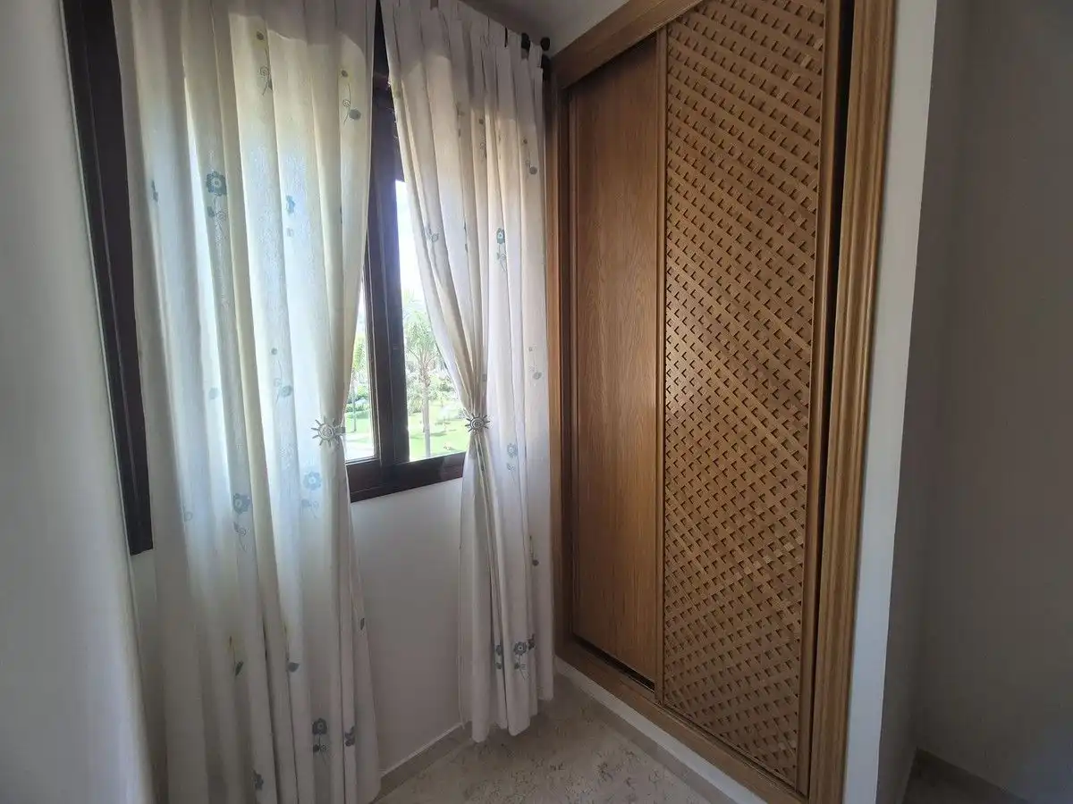 Dormitori de Apartament de lloguer en Estepona amb Aire condicionat, Calefacció i Terrassa
