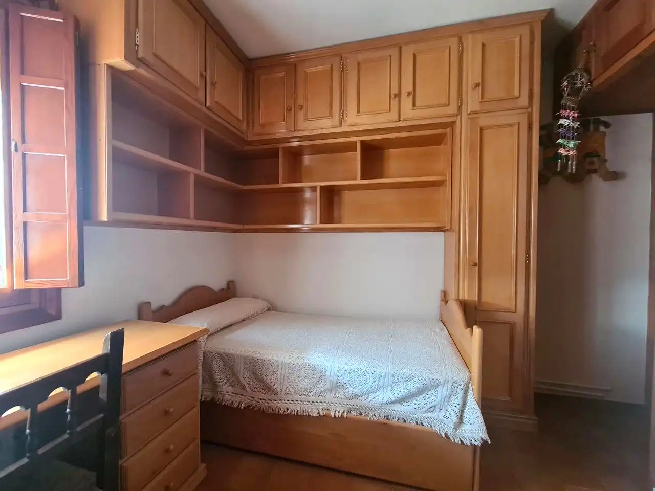 Habitación de Piso en venta en La Adrada  con Aire acondicionado, Terraza y Amueblado