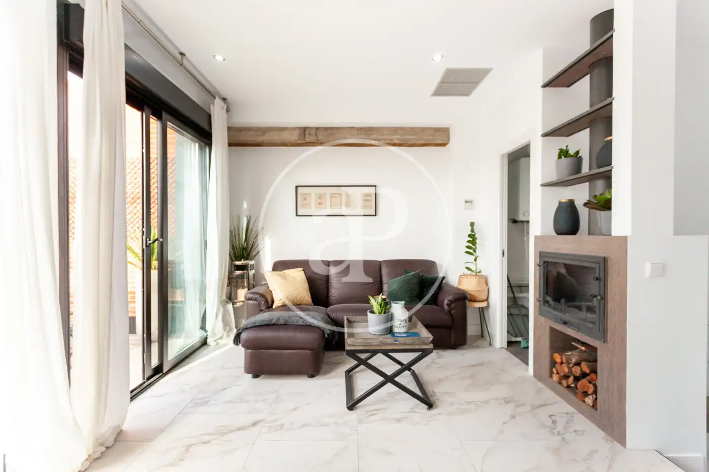 Wohnzimmer von Dachboden zur Miete in Madrid mit Klimaanlage, Heizung und Terrasse